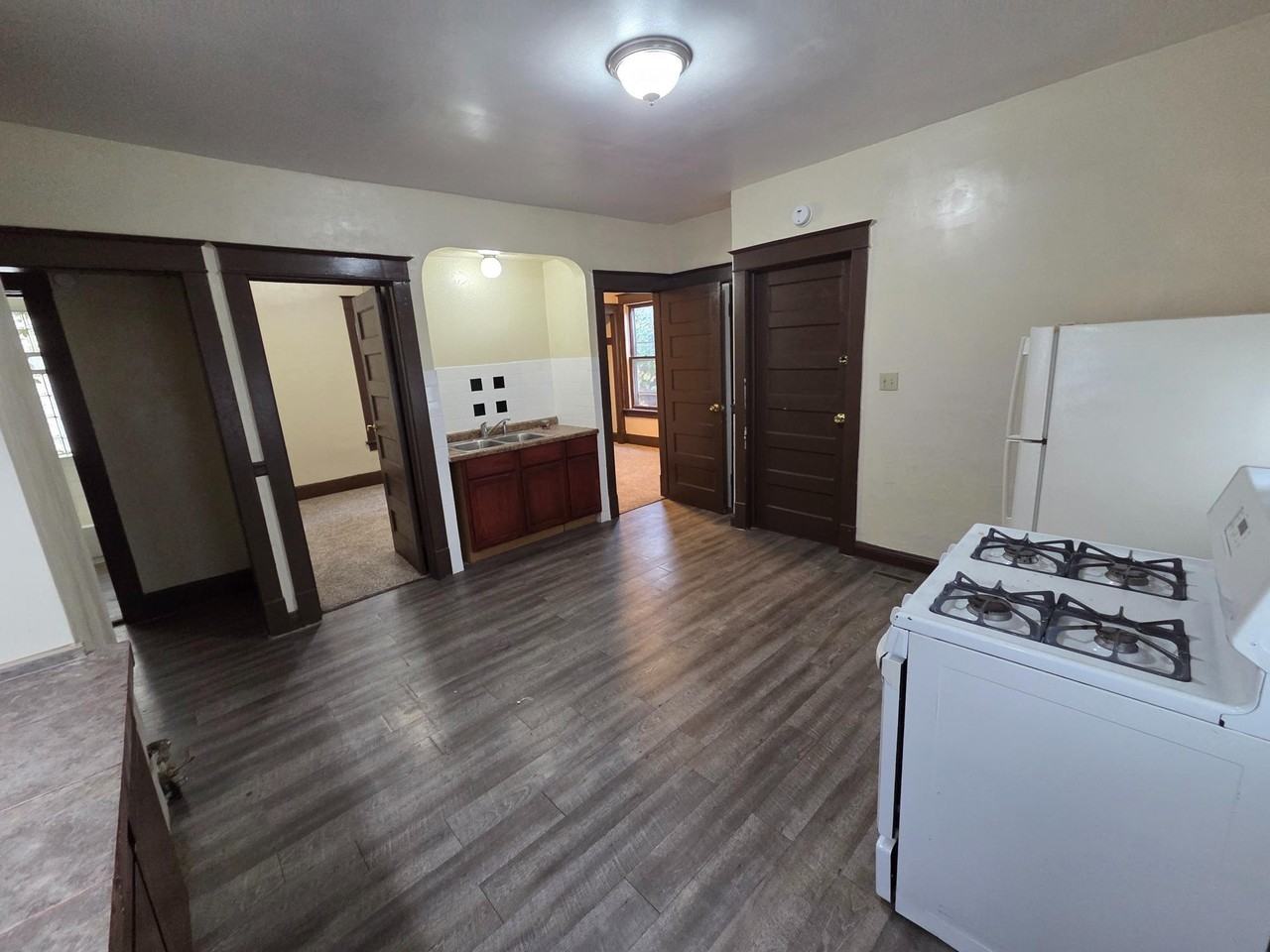 746 S 28th St. - Photo 4 of 11