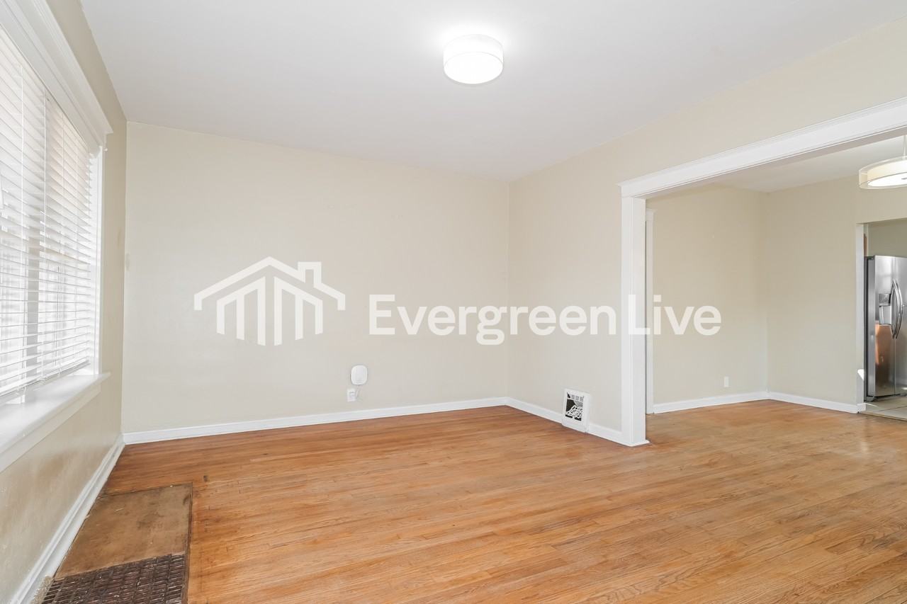 316 N Hills Dr - Photo 3 of 15