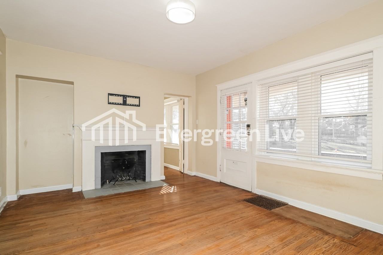 316 N Hills Dr - Photo 4 of 15