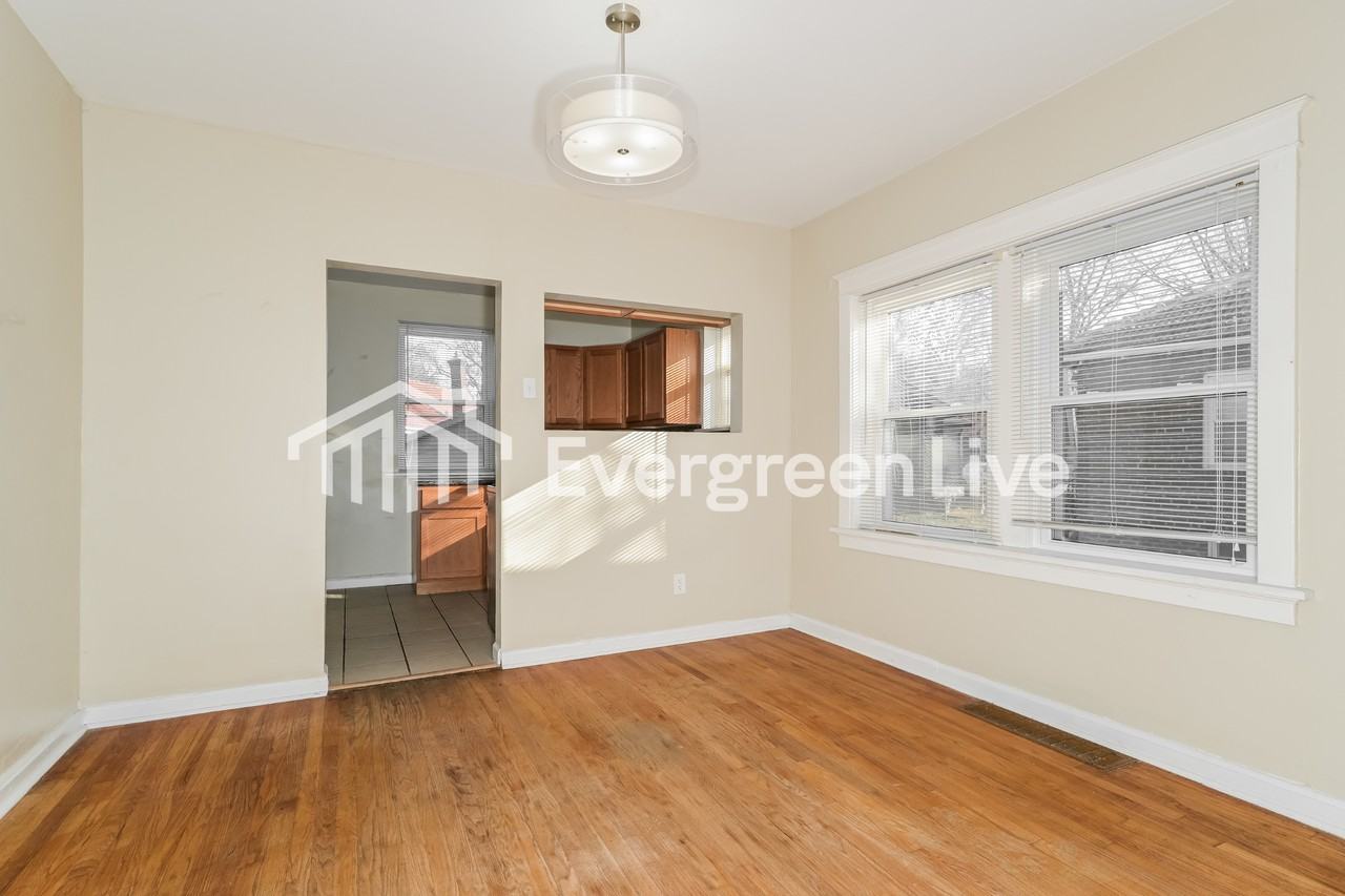 316 N Hills Dr - Photo 5 of 15