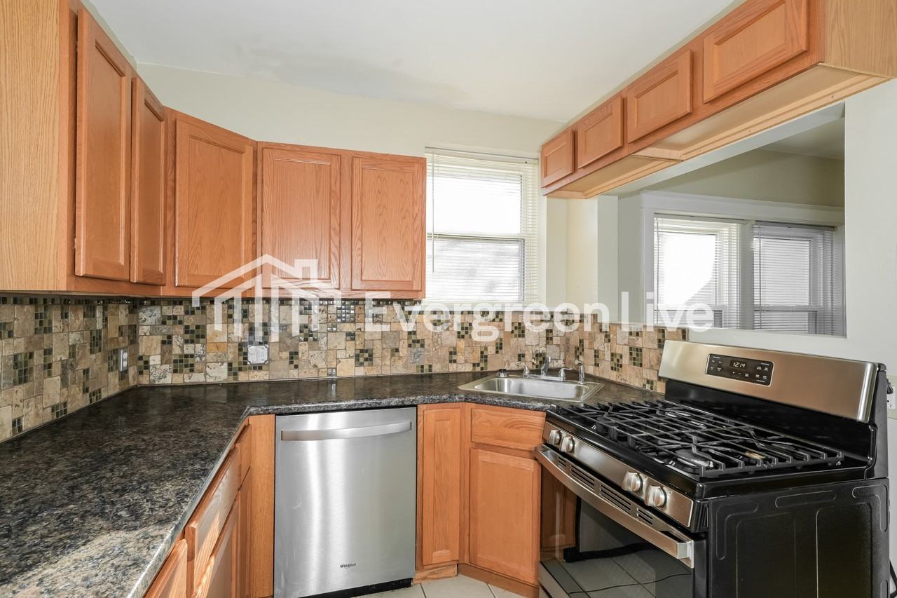 316 N Hills Dr - Photo 6 of 15