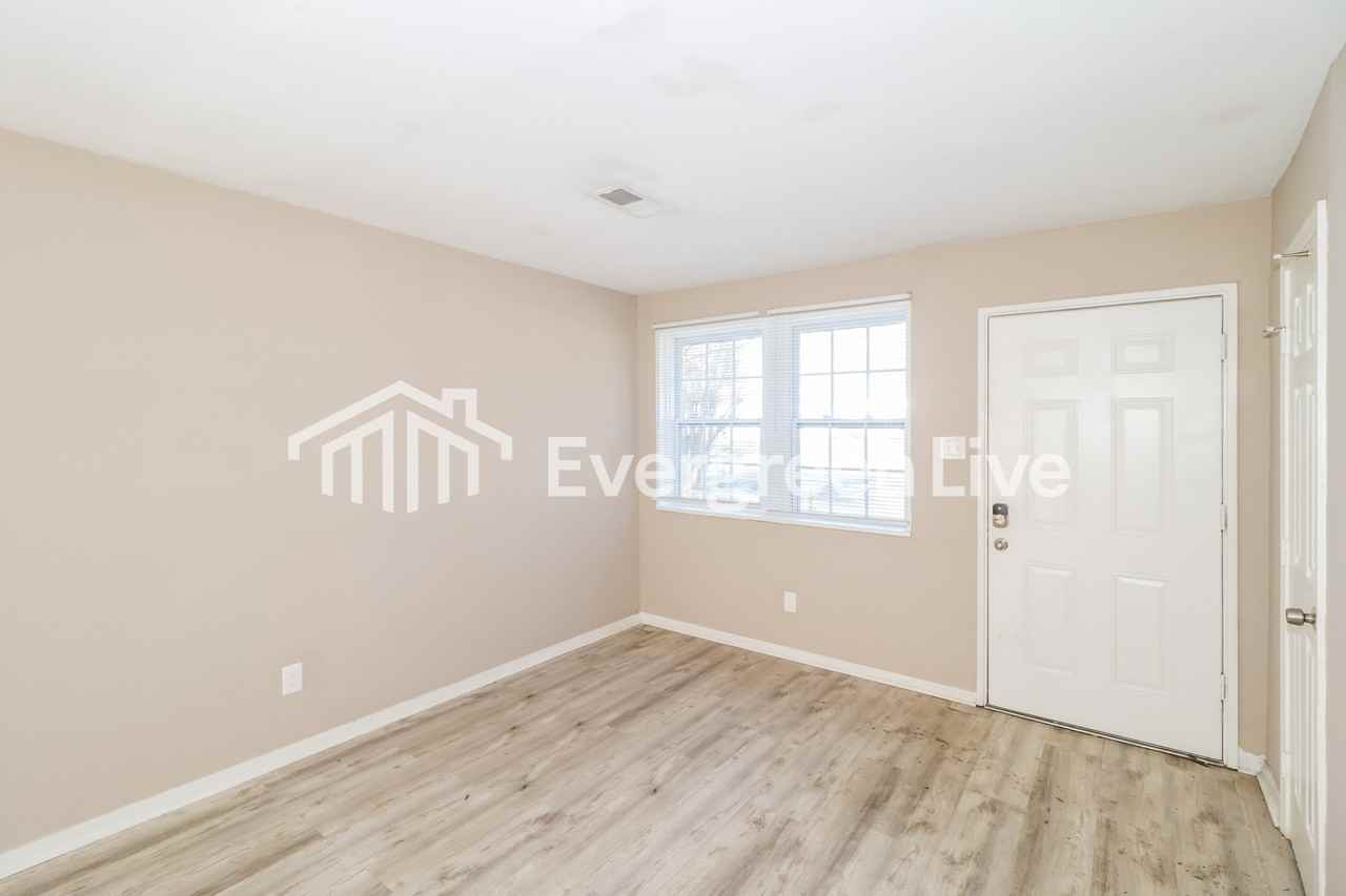 4089 Rhodes Ave - Photo 4 of 15