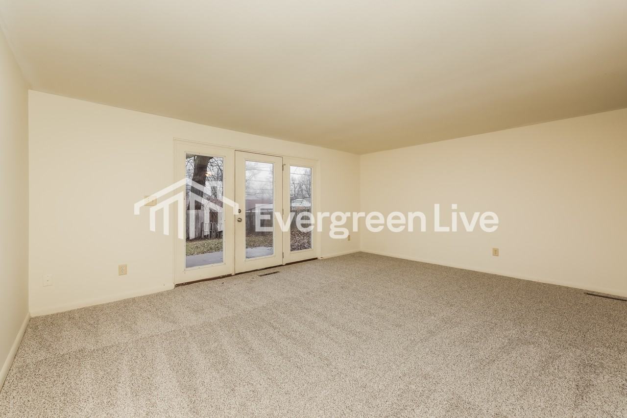 7145 Mandrake Dr - Photo 3 of 15