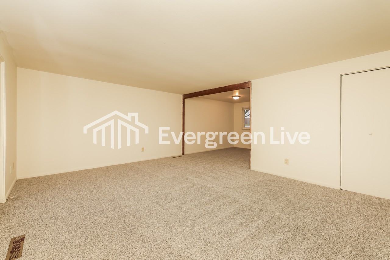 7145 Mandrake Dr - Photo 4 of 15