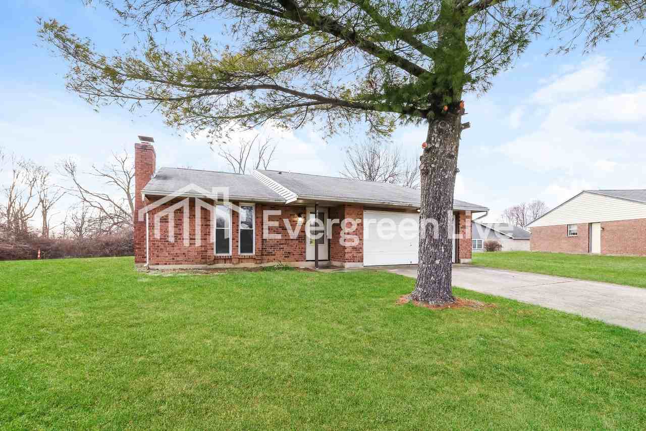 8811 Foxgate Ct - Photo 2 of 15