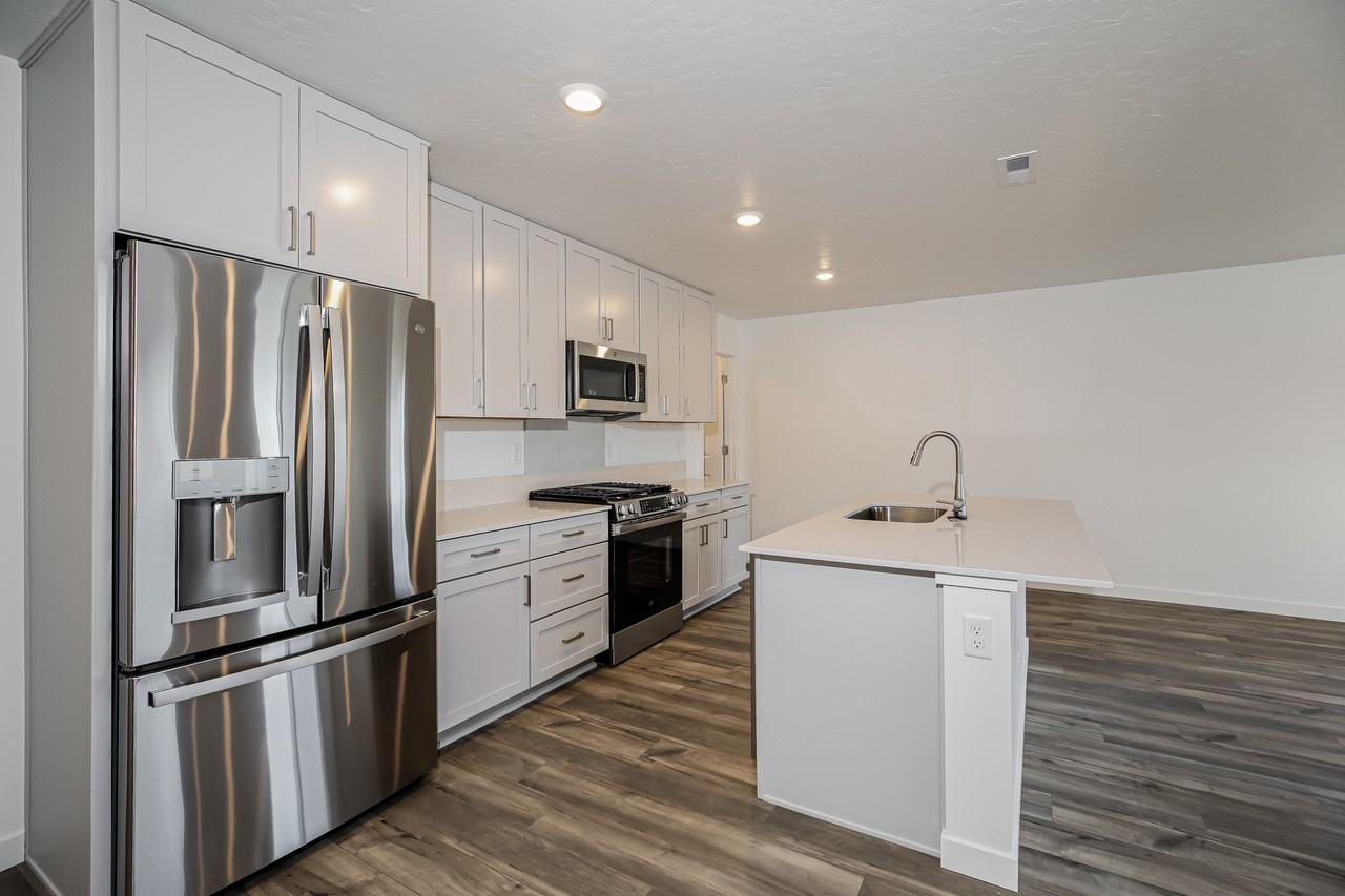 15206 Nimbus Way - Photo 5 of 16