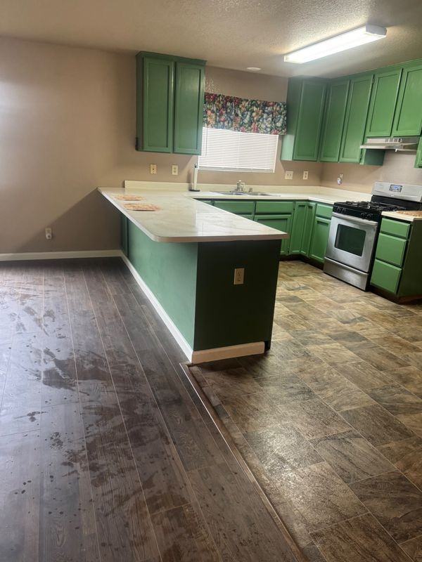 2525 Capella St - Photo 7 of 11