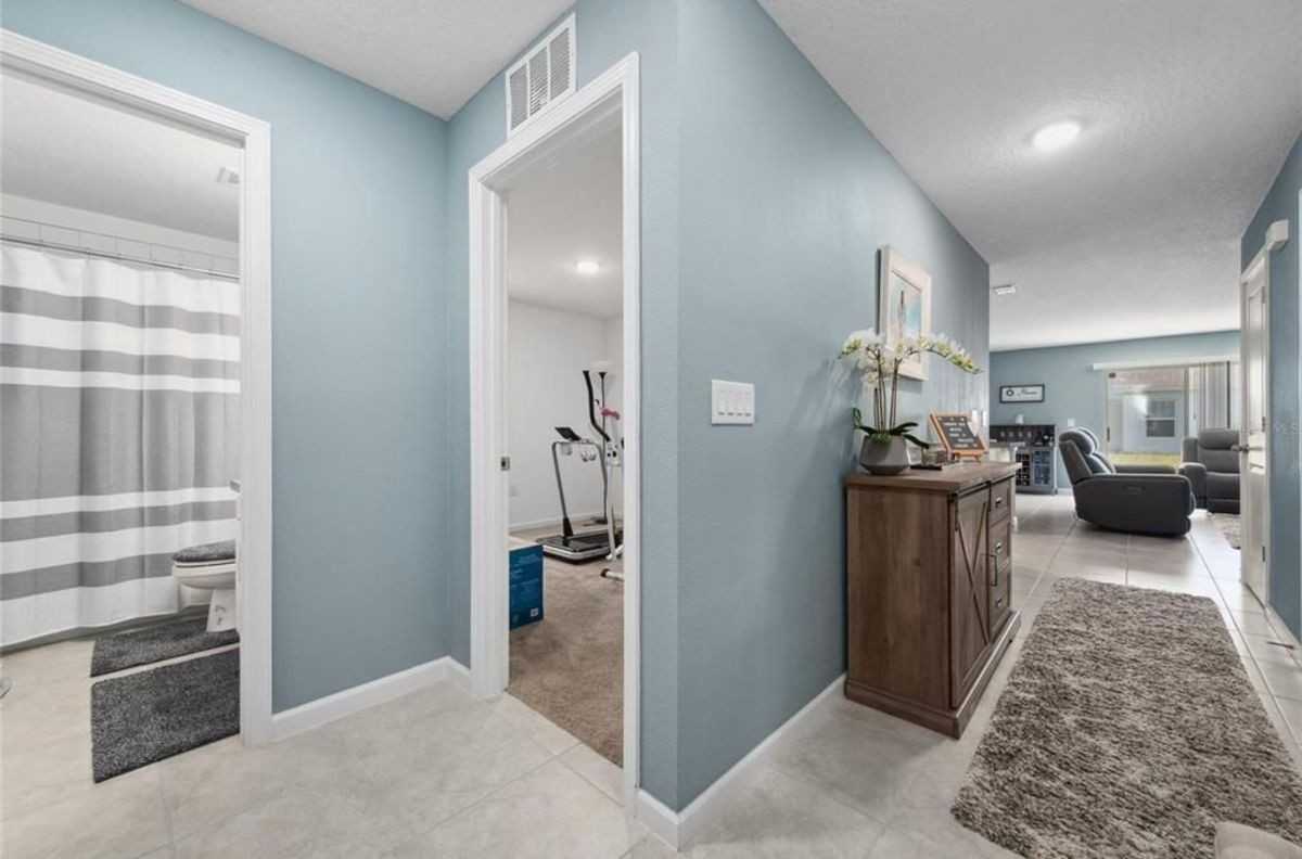 723 Jefferson St - Photo 2 of 5