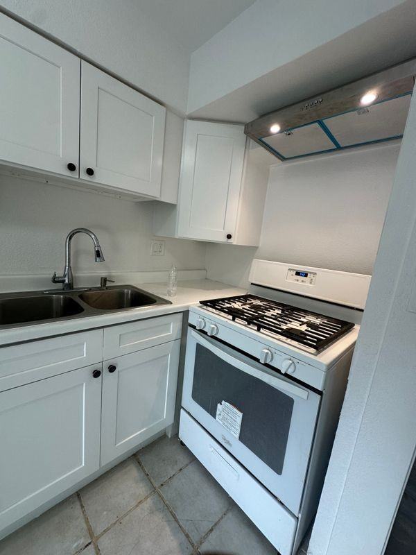 17004 Downey Ave - Photo 3 of 10