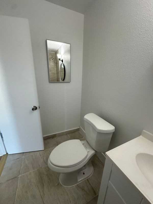 17004 Downey Ave - Photo 4 of 10