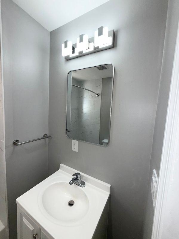 27 Edgar St ##1 - Photo 6 of 8