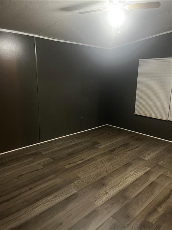 1914 Pinehurst Ln - Photo 2 of 13