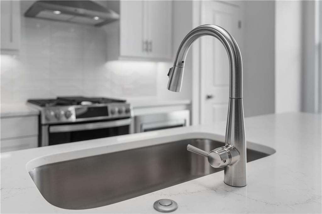 5430 Howington Ct - Photo 4 of 11