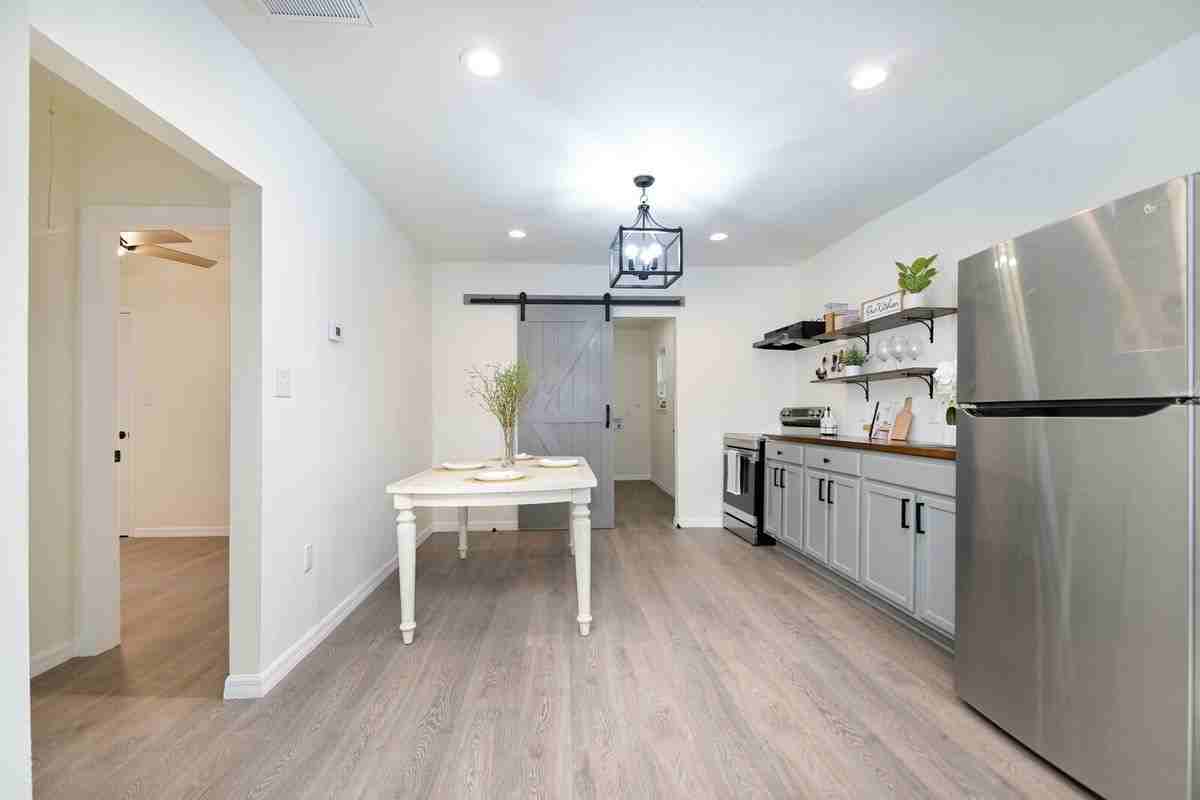 118 Aganier Ave - Photo 4 of 12