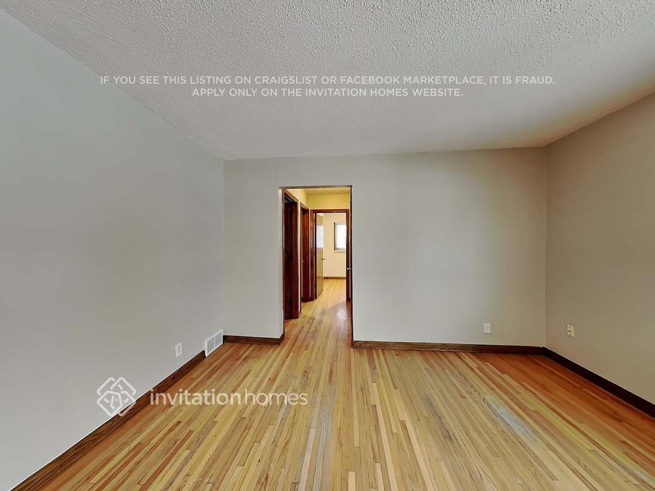 3612 Commodore Dr - Photo 4 of 22