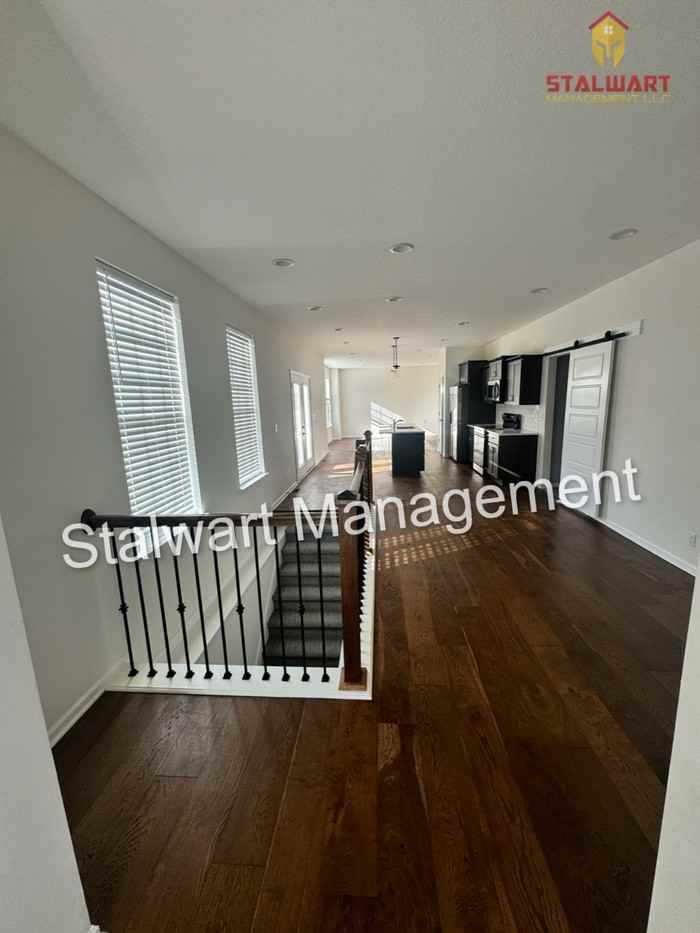 7309 W 158th St - Photo 7 of 37