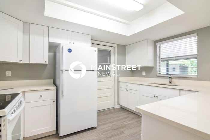 8720 Christi Ct - Photo 7 of 16