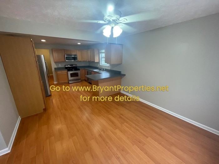 2169 Wooddale Ln - Photo 4 of 22