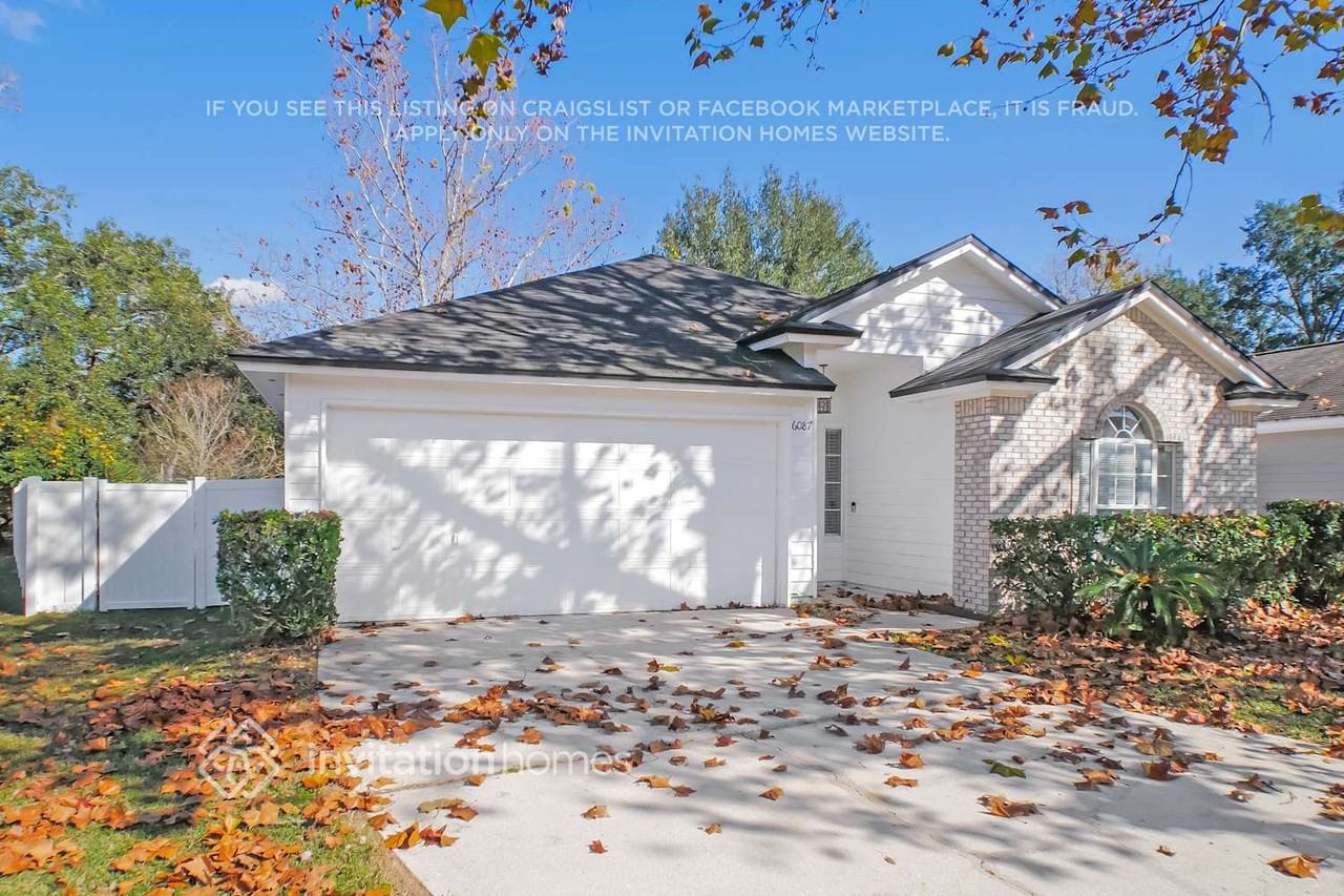 6087 Alpenrose Ave - Photo 3 of 17