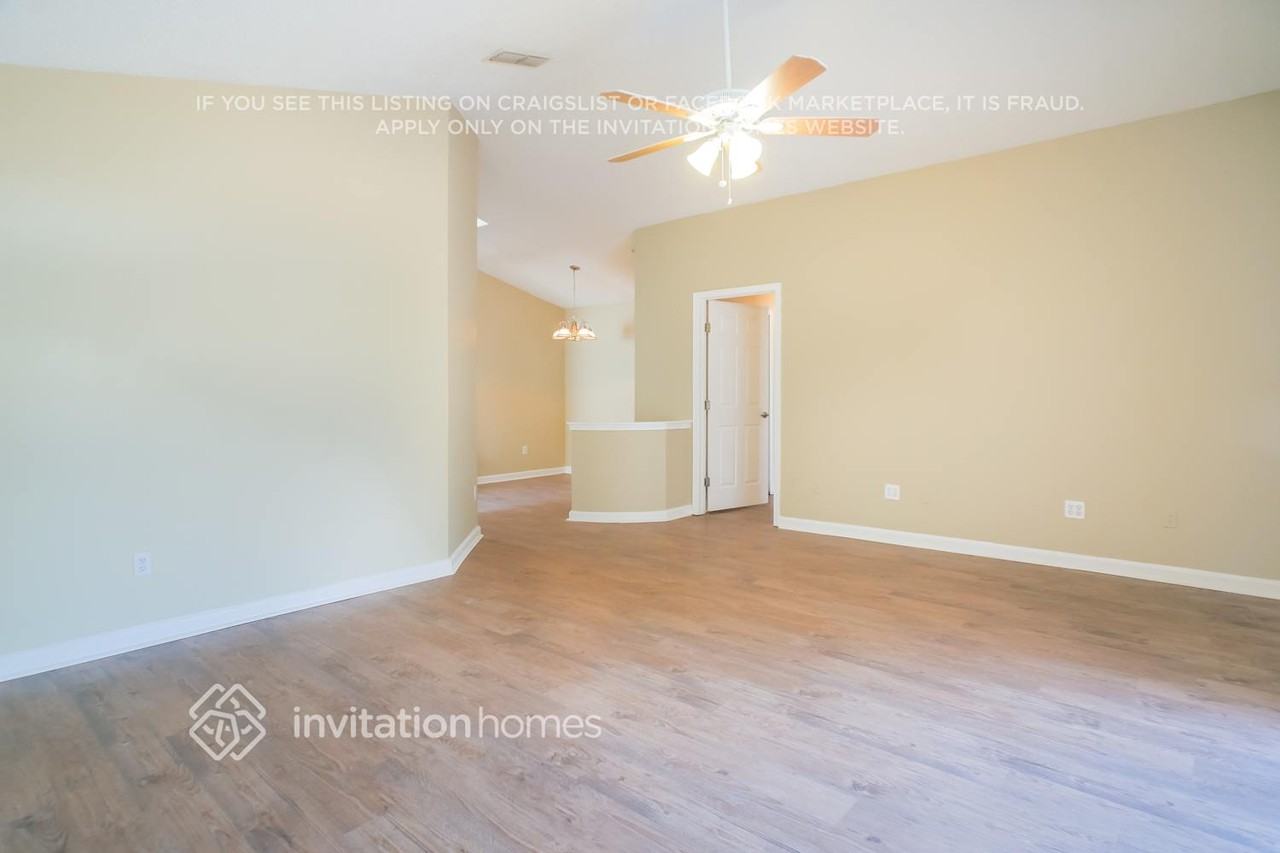 6087 Alpenrose Ave - Photo 5 of 17