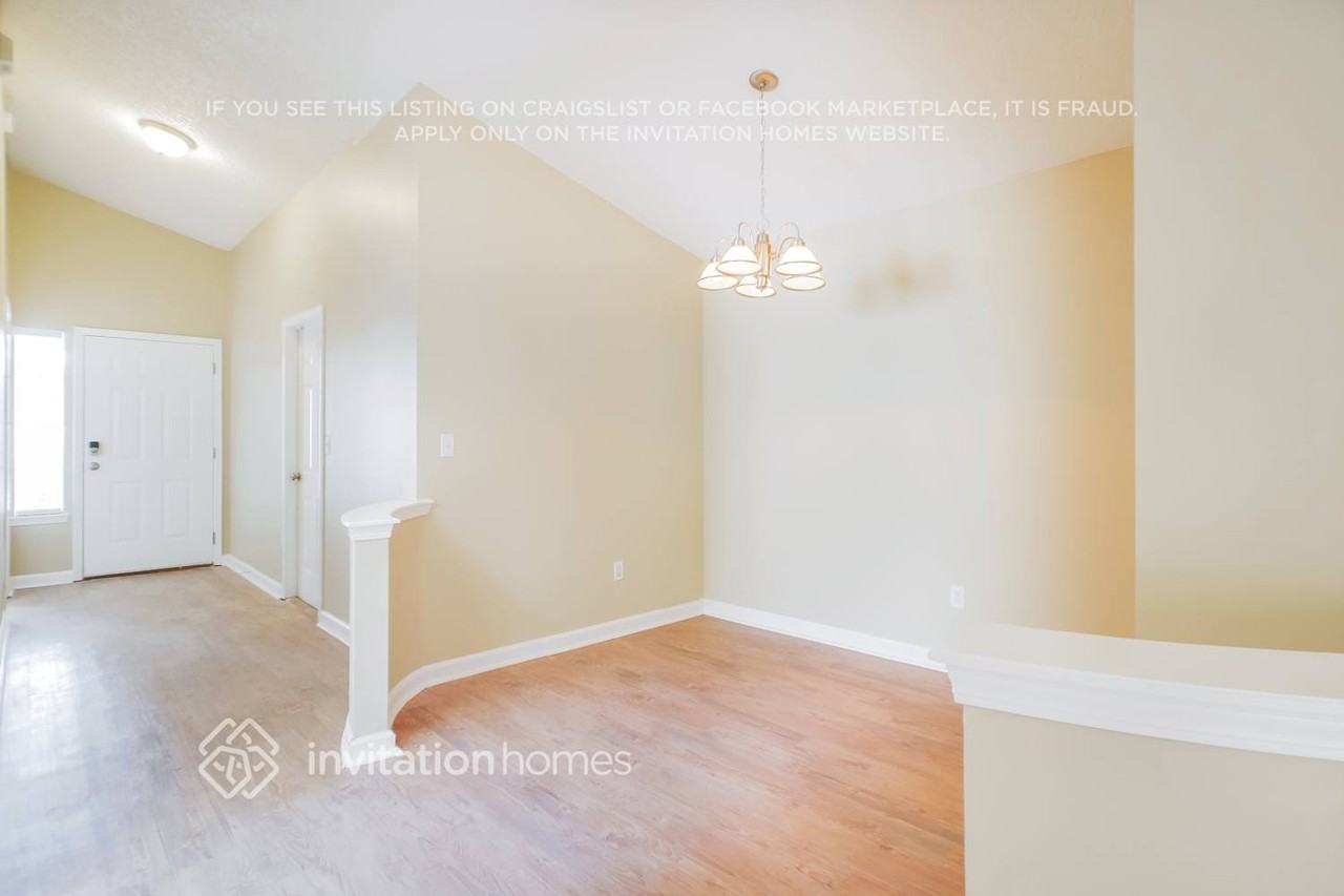 6087 Alpenrose Ave - Photo 6 of 17