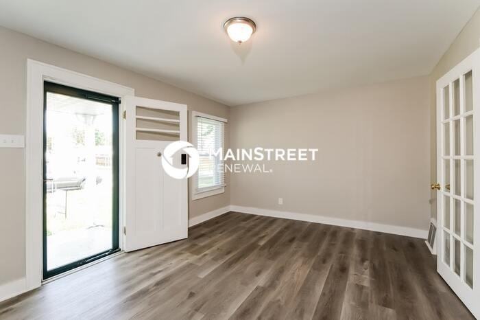 607 Lindsay Ave - Photo 7 of 15