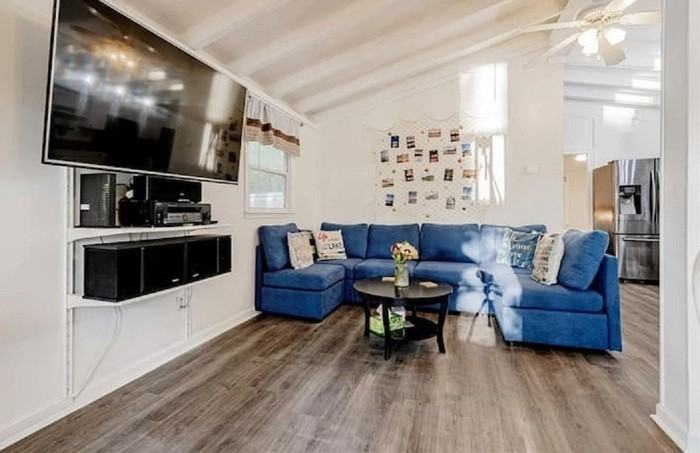 1232 Lazy Creek Ct - Photo 2 of 7