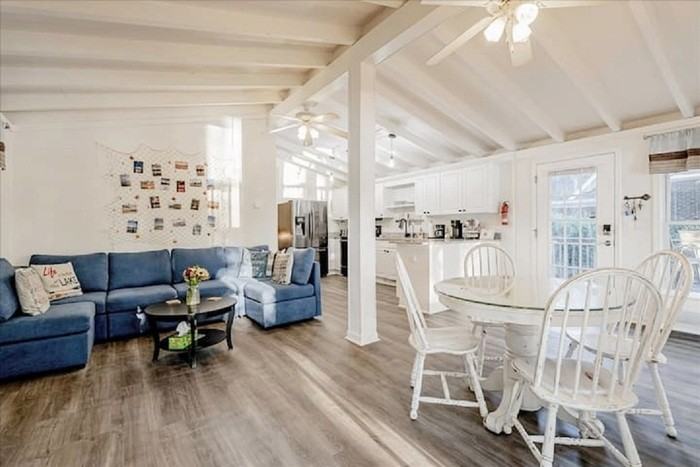 1232 Lazy Creek Ct - Photo 3 of 7