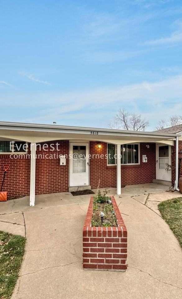 5618 S Fox Cir #B - Photo 2 of 33
