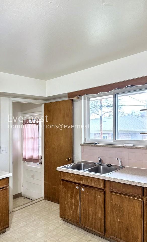 5618 S Fox Cir #B - Photo 4 of 33