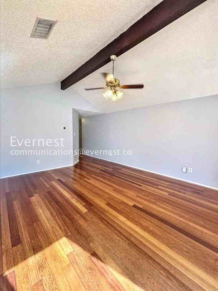 915 Pyegrave Pl - Photo 5 of 25