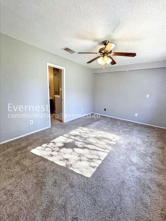 915 Pyegrave Pl - Photo 7 of 25