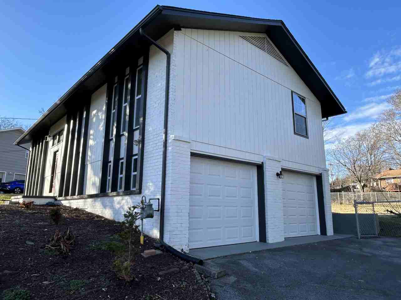 244 Newport Rd #NA - Photo 2 of 12