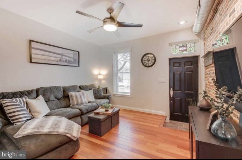 1409 E Clement St #1 - Photo 6 of 27