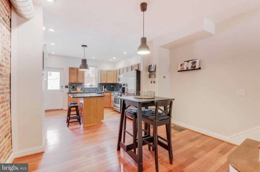 1409 E Clement St #1 - Photo 7 of 27