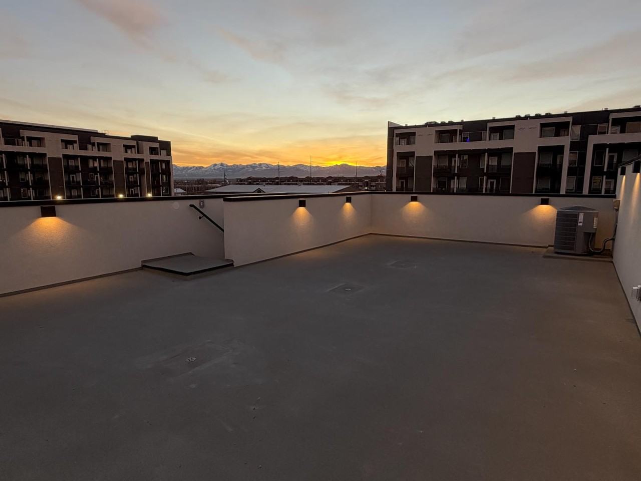 4338 S Main St - Photo 4 of 10