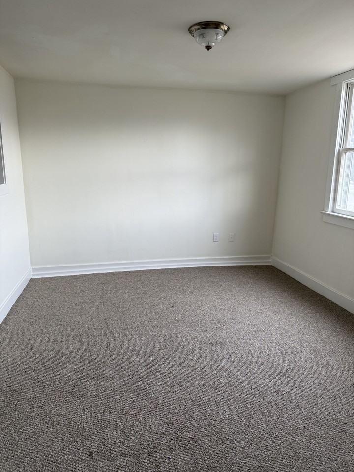 2859 Winchester Ave #1 - Photo 4 of 8