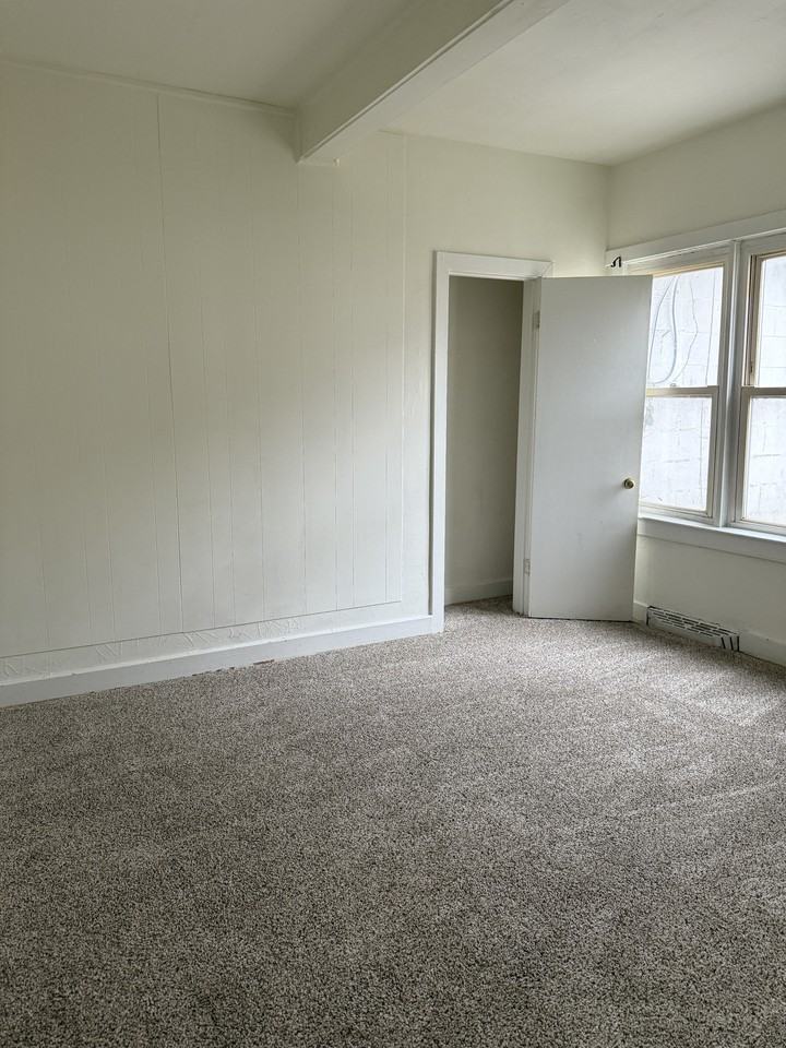 2859 Winchester Ave #1 - Photo 6 of 8