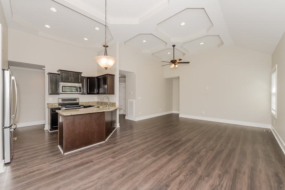 1724 Brick Ct - Photo 4 of 16