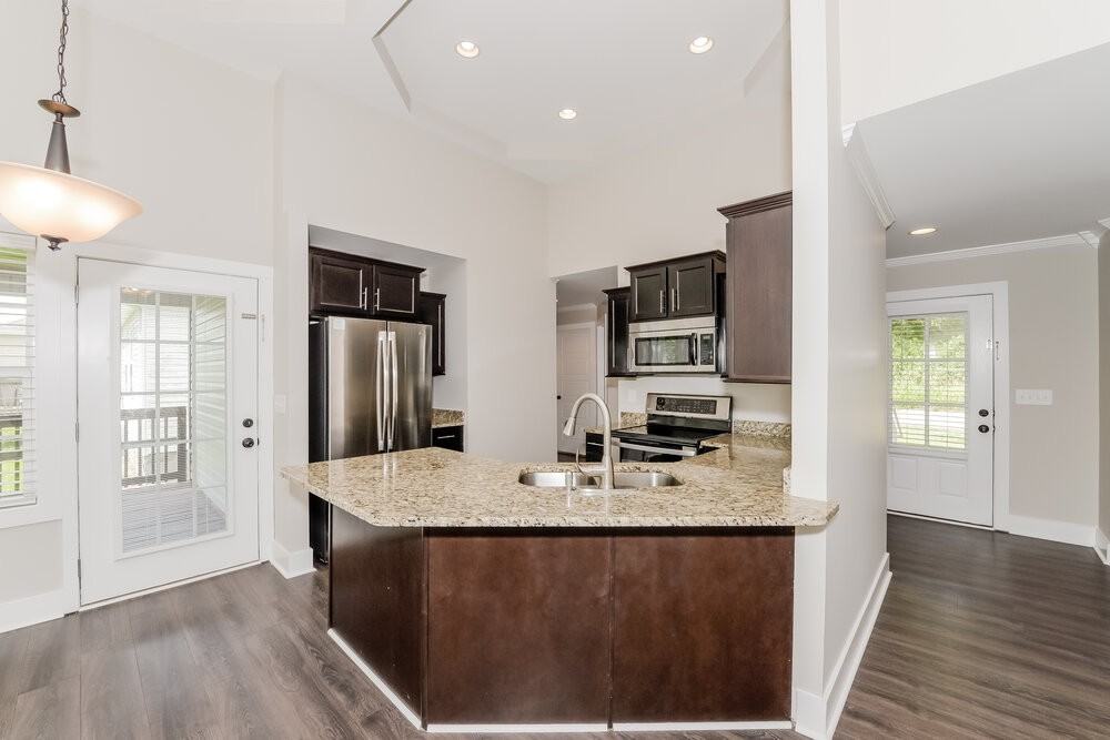 1724 Brick Ct - Photo 5 of 16