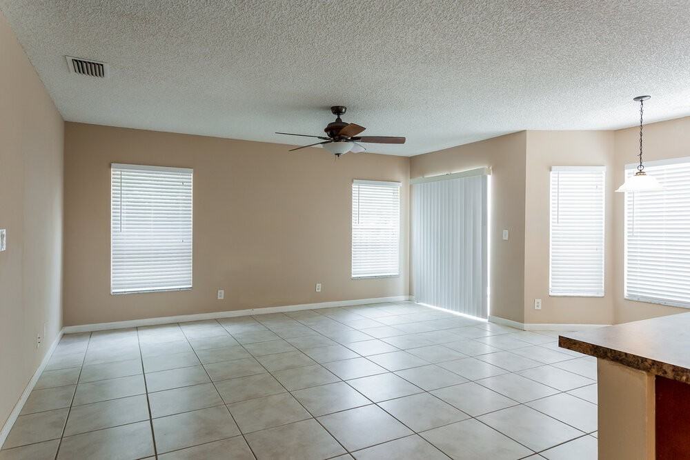 7142 Davit Cir - Photo 3 of 15