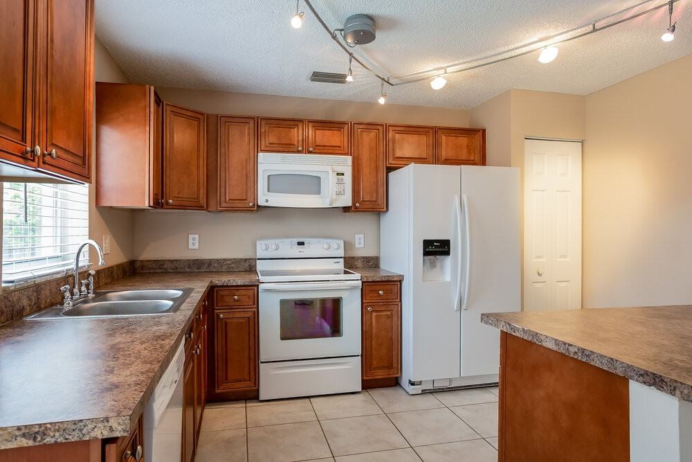 7142 Davit Cir - Photo 5 of 15