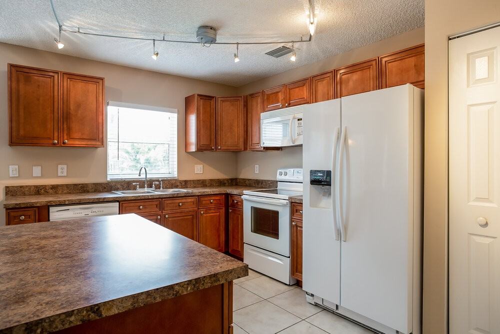 7142 Davit Cir - Photo 6 of 15