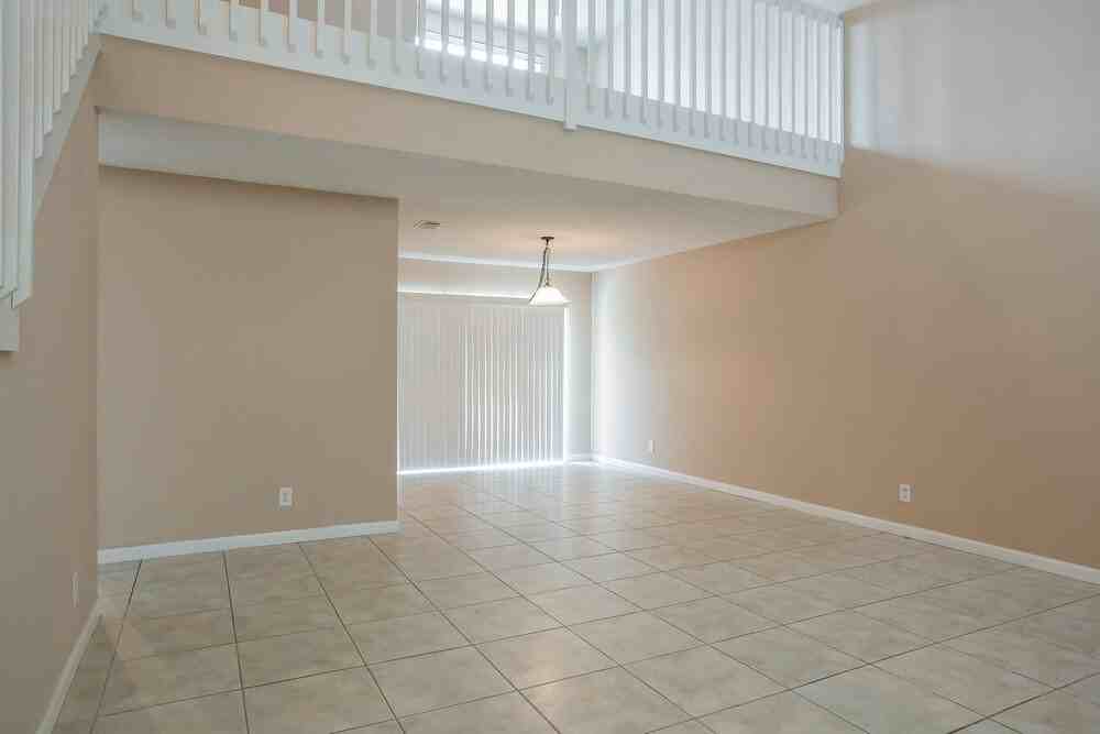 7142 Davit Cir - Photo 7 of 15