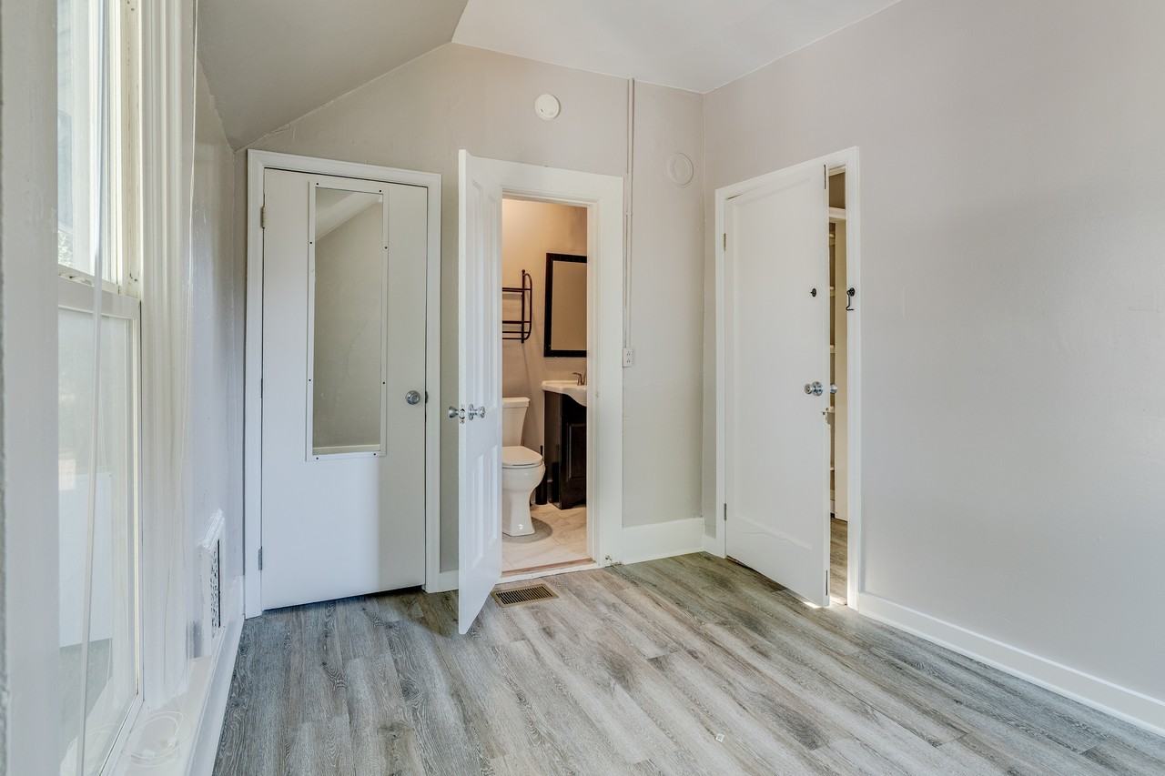 318 E Saint Vrain St #3 - Photo 2 of 14