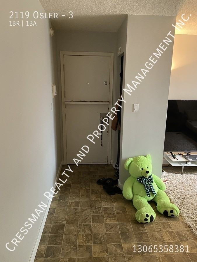 2119 Osler - Photo 2 of 27