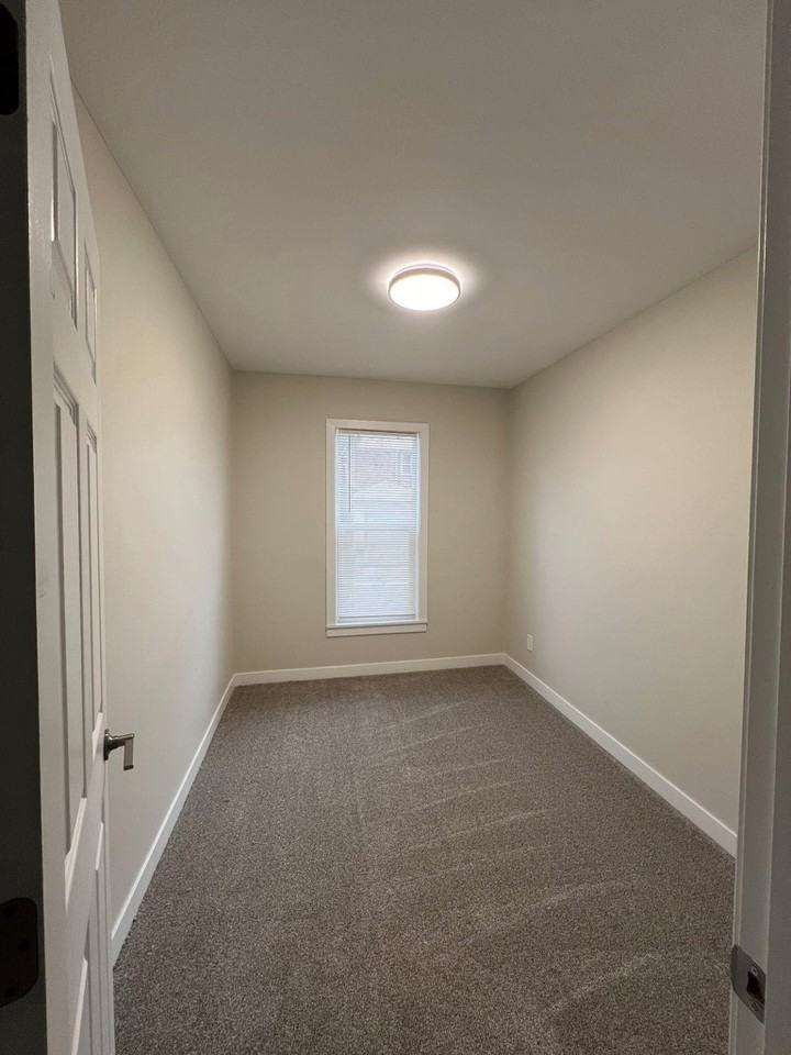 928 Garfield St #1 - Photo 7 of 8