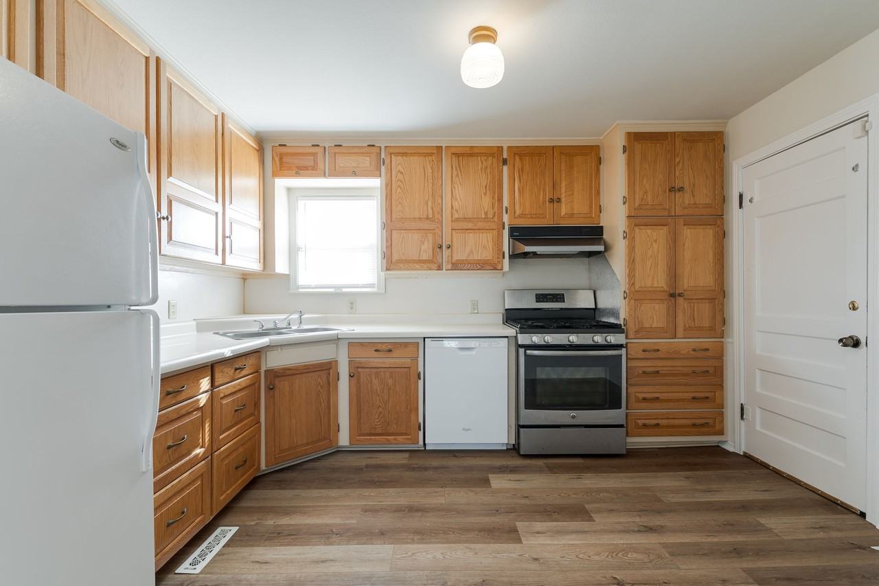 1322 Nw 100th St #1 - Photo 4 of 25