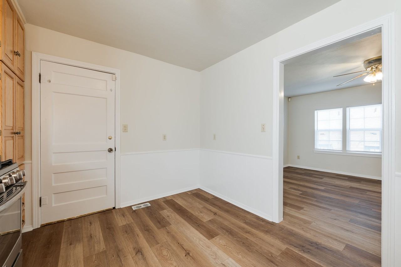 1322 Nw 100th St #1 - Photo 6 of 25