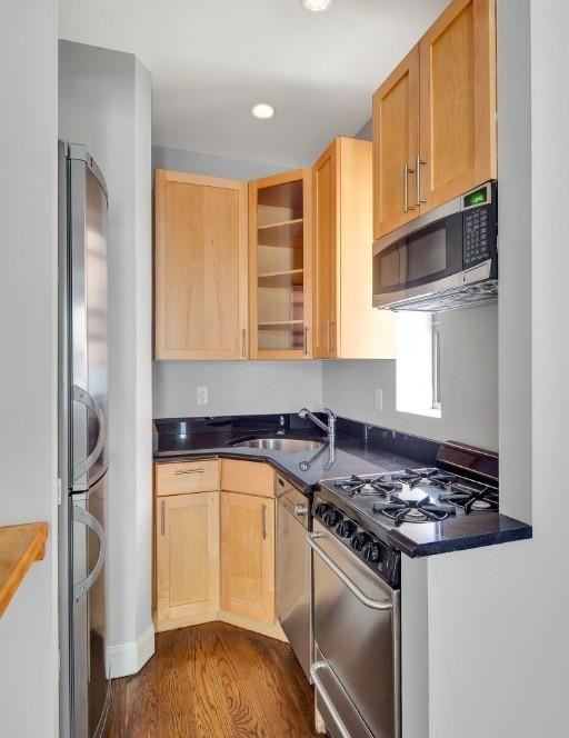 E 25th St #3C - Photo 6 of 9